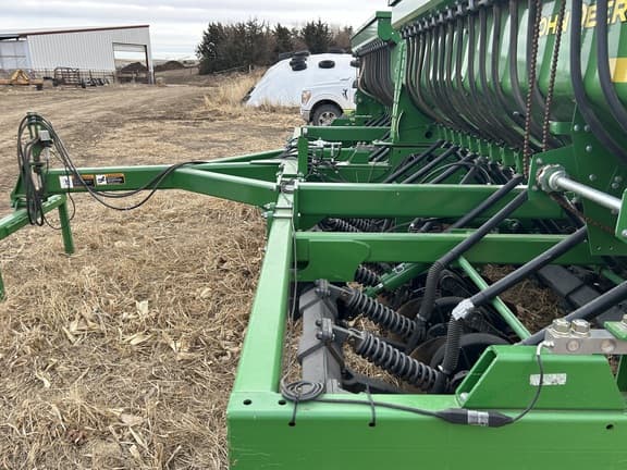 Image of John Deere 1590 equipment image 3
