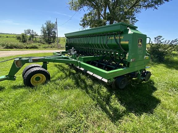 Image of John Deere 1590 equipment image 1