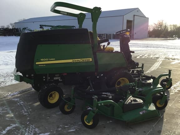 Image of John Deere 1600 Turbo III equipment image 4