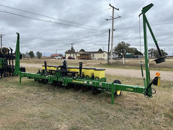 Image of John Deere 1705 Primary image