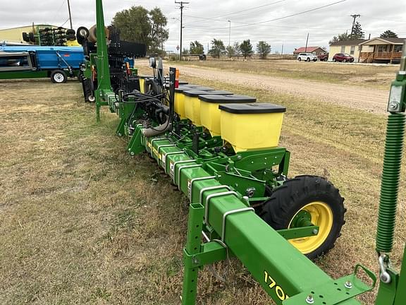 Image of John Deere 1705 equipment image 1