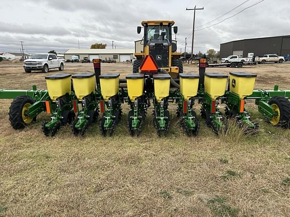 Image of John Deere 1705 equipment image 4