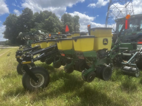 2018 John Deere 1705 Equipment Image0