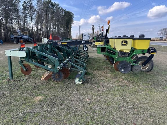 Image of John Deere 1705 equipment image 3