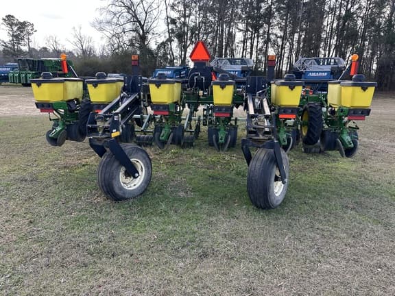 Image of John Deere 1705 equipment image 4