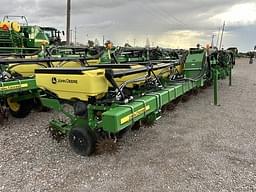 Image of John Deere 1725 equipment image 2