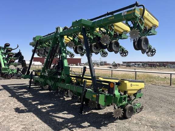 2018 John Deere 1725 Equipment Image0