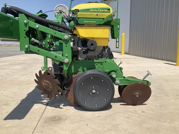 Image of John Deere 1725 equipment image 1