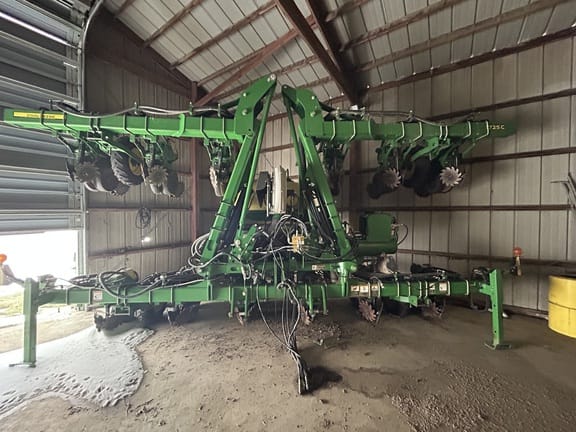 2018 John Deere 1725C Equipment Image0