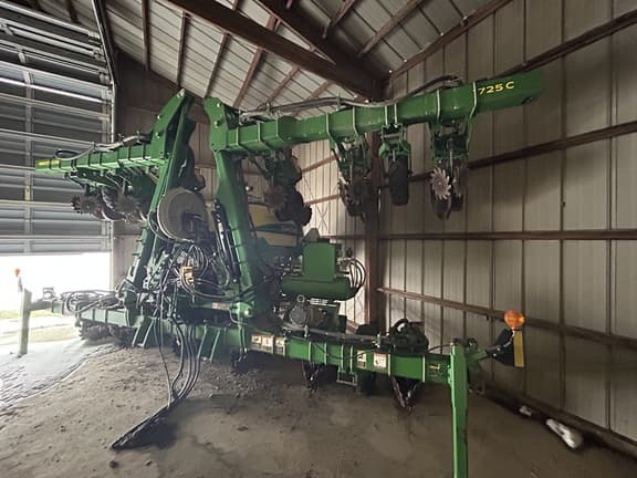 Image of John Deere 1725C equipment image 2