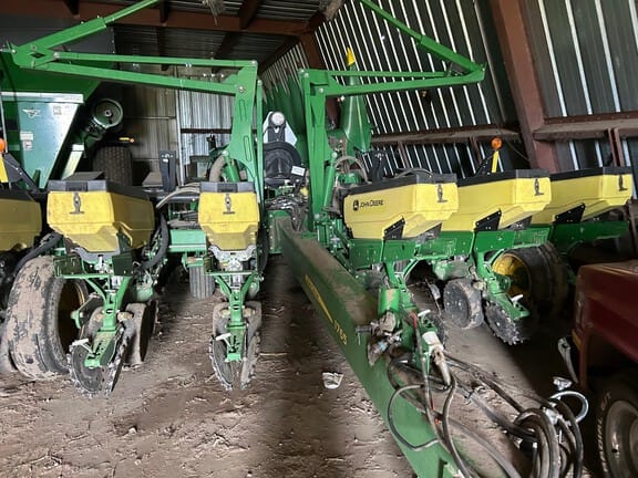 Main image John Deere 1765