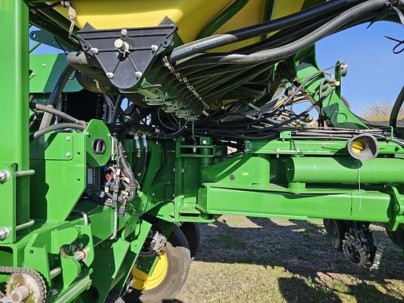 Image of John Deere 1775 equipment image 3