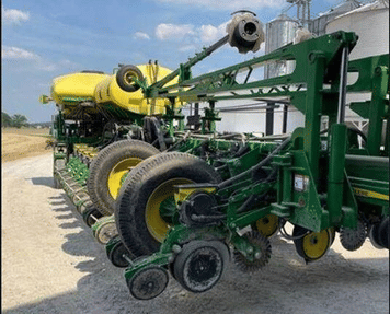 Main image John Deere 1775
