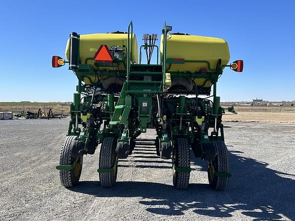 Image of John Deere 1775 equipment image 3