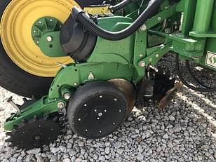 Main image John Deere 1775 1