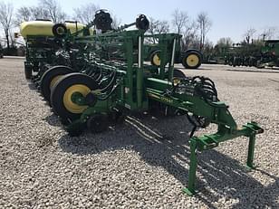 Main image John Deere 1775 3