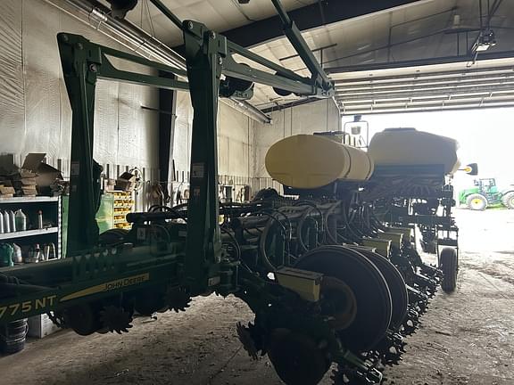 Image of John Deere 1775 Primary image