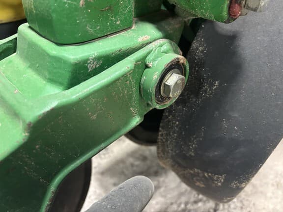 Image of John Deere 1775 equipment image 4