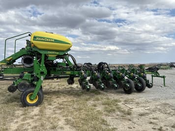 Main image John Deere 1775