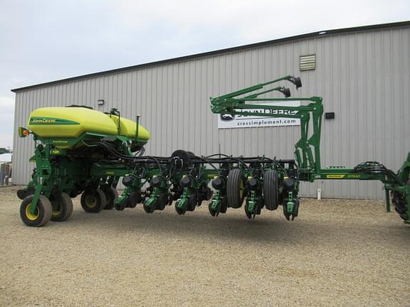 Image of John Deere 1775 Primary image
