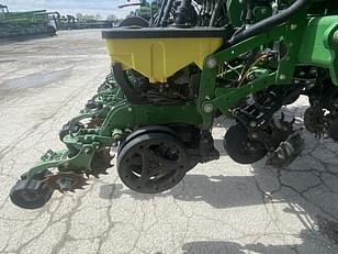 Main image John Deere 1775 13