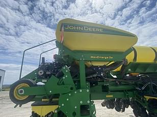 Main image John Deere 1775 8