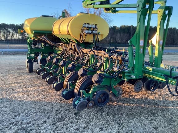Image of John Deere 1775 equipment image 1