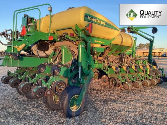2018 John Deere 1775 Equipment Image0