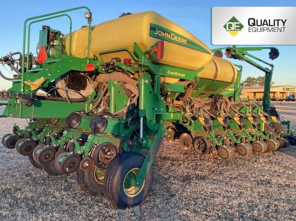 Image of John Deere 1775 Primary image