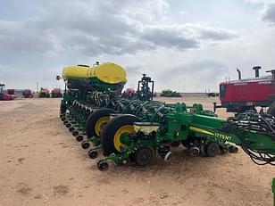 Main image John Deere 1775 5