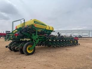 Main image John Deere 1775 7