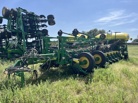 Main image John Deere 1775