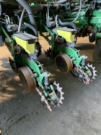 Image of John Deere 1775 equipment image 2