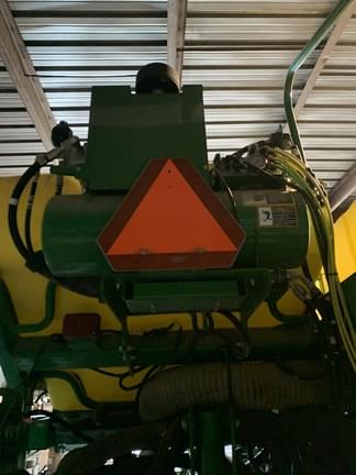 Image of John Deere 1775 equipment image 4