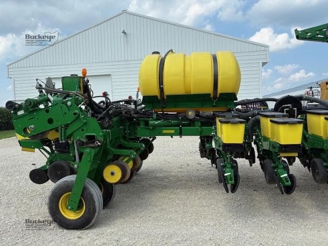 Image of John Deere 1775 equipment image 2