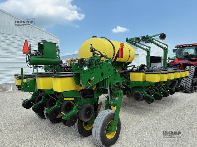 Image of John Deere 1775 equipment image 1