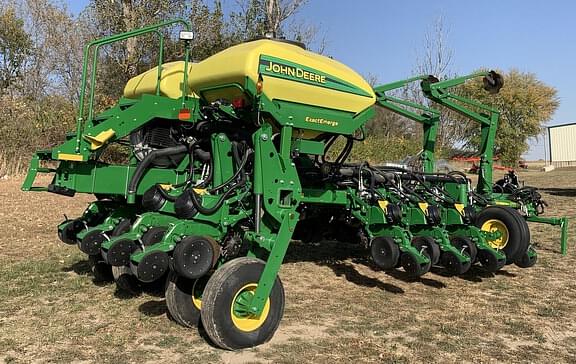 Image of John Deere 1775 equipment image 2