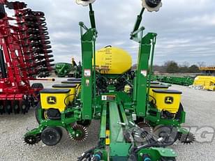 Main image John Deere 1775 5