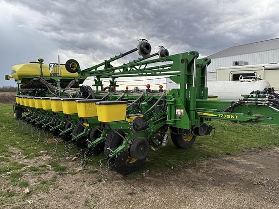 Image of John Deere 1775 equipment image 4