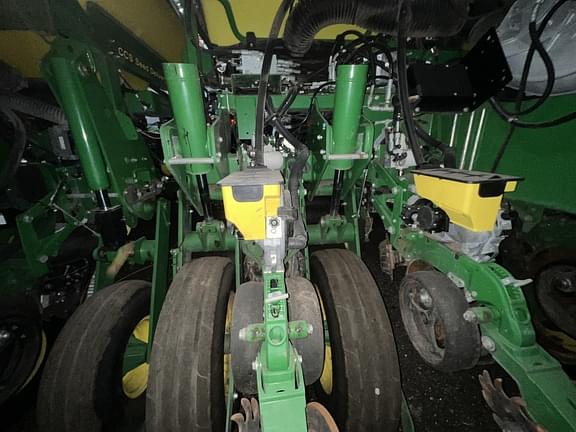 Image of John Deere 1775 equipment image 2