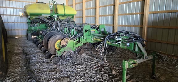 Image of John Deere 1775 Primary image