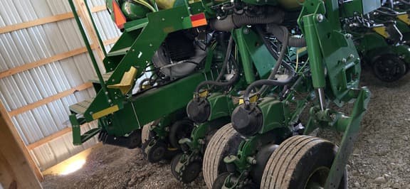 Image of John Deere 1775 equipment image 4