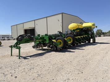 Main image John Deere 1775