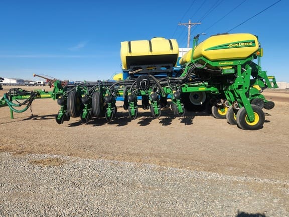 Main image John Deere 1775