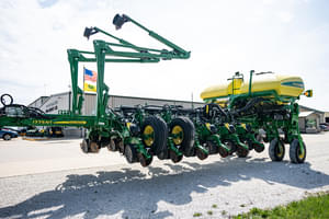 2018 John Deere 1775NT Image