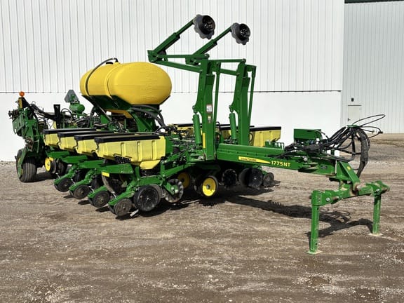 Main image John Deere 1775