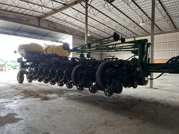 Main image John Deere 1775