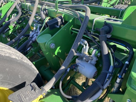 Image of John Deere 1775 equipment image 3