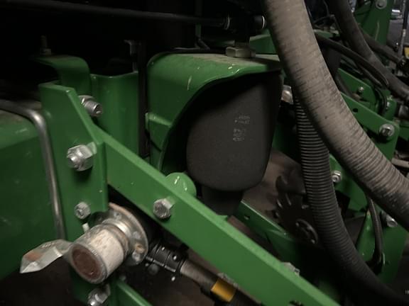 Image of John Deere 1775 equipment image 4