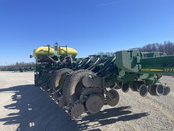 Image of John Deere 1775 equipment image 2
